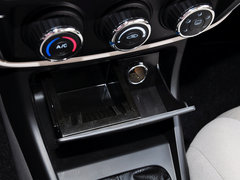 2014款 1.0L 手动标准型