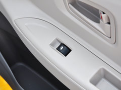 2014款 1.0L 手动标准型