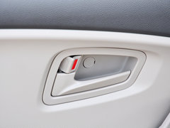 2014款 1.0L 手动标准型