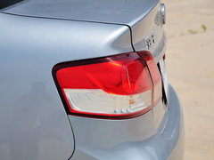 2014款 1.0L 手动标准型