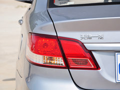 2014款 1.0L 手动标准型