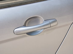 2014款 1.0L 手动标准型