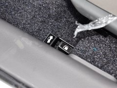 2014款 1.0L 手动标准型