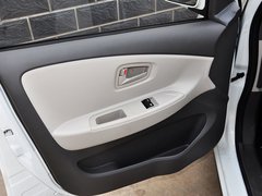 2014款 1.0L 手动标准型