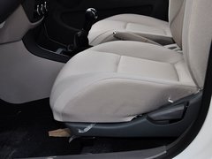 2014款 1.0L 手动标准型