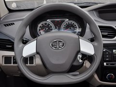 2014款 1.0L 手动标准型