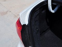 2014款 1.0L 手动标准型