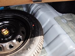 2014款 1.0L 手动标准型