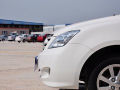 2014款 1.0L 手动标准型