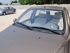 2014款 1.0L 手动标准型