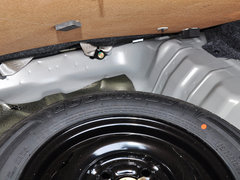 2014款 1.0L 手动标准型
