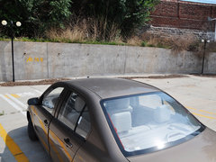 2014款 1.0L 手动标准型