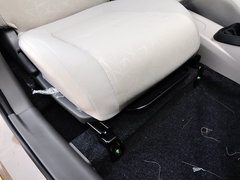 2014款 1.0L 手动标准型