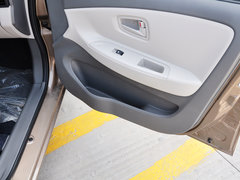 2014款 1.0L 手动标准型