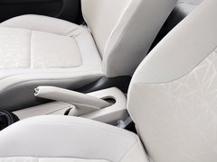 2014款 1.0L 手动标准型