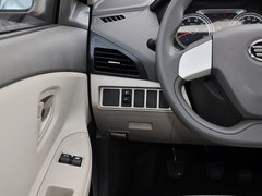 2014款 1.0L 手动标准型