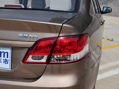 2014款 1.0L 手动标准型