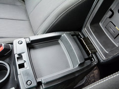 2014款 2.8TD 四门版 Sahara 5座
