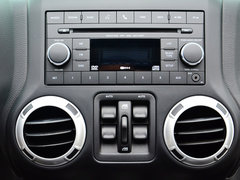 2014款 2.8TD 四门版 Sahara 5座