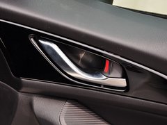 2014款 两厢 2.0L 自动 旗舰型