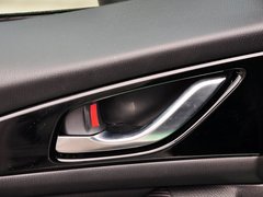 2014款 两厢 2.0L 自动 旗舰型