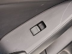 2014款 两厢 2.0L 自动 旗舰型