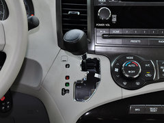2013款 3.5L 自动 四驱标准型