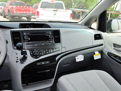 2013款 3.5L 自动 四驱标准型