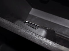 2014款 1.5L 手动 两驱豪华型 5座