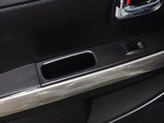 2014款 1.5L 手动 两驱豪华型 5座