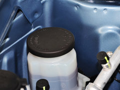 2014款 1.5L 手动 两驱豪华型 5座