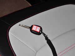 2014款 1.5L 手动 两驱豪华型 5座