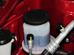 2014款 1.5L 手动 两驱豪华型 5座