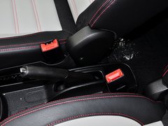 2014款 1.5L 手动 两驱舒适型 5座