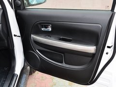 2014款 1.5L 手动 两驱舒适型 5座