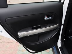 2014款 1.5L 手动 两驱舒适型 5座