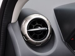 2014款 1.5L 手动 两驱舒适型 5座