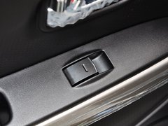 2014款 1.5L 手动 两驱舒适型 5座