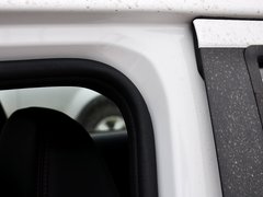 2014款 1.5L 手动 两驱舒适型 5座
