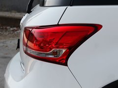 2014款 1.5L 手动 两驱舒适型 5座
