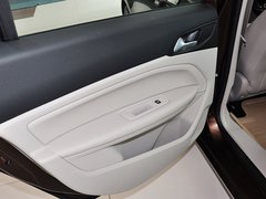标致408 2014款 1.6T 自动 至尊版