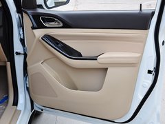 2014款 1.5L 手动 舒适型 7座