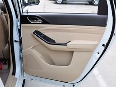 2014款 1.5L 手动 舒适型 7座