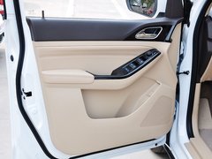 2014款 1.5L 手动 舒适型 7座