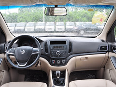 2014款 1.5L 手动 标准型 7座