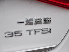 奥迪A4L 2015款 35 TFSI 自动 舒适型