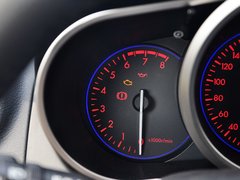 2014款 2.5L 自动 两驱时尚版 5座