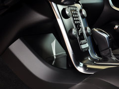 2015款 1.6T 自动 智雅个性运动版