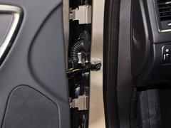 2015款 3.0T 自动 T6 智逸版 5座