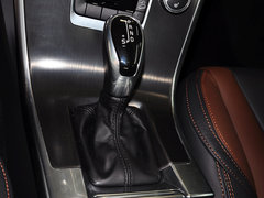 2015款 3.0T 自动 T6 智逸版 5座